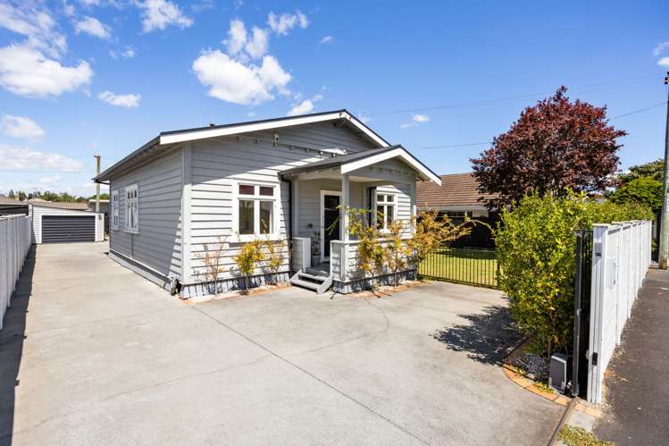 102 Naylor Street Hamilton East_23