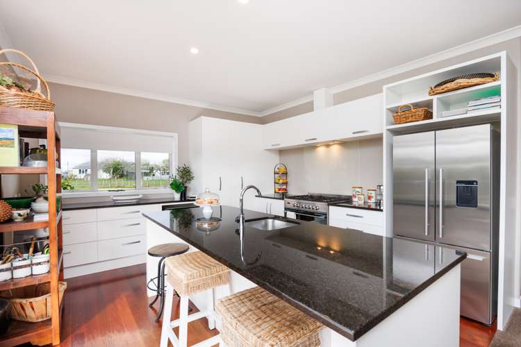 65 Reid Line West Feilding_9
