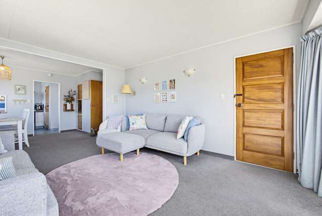 2/37 Middle Road Havelock North_4