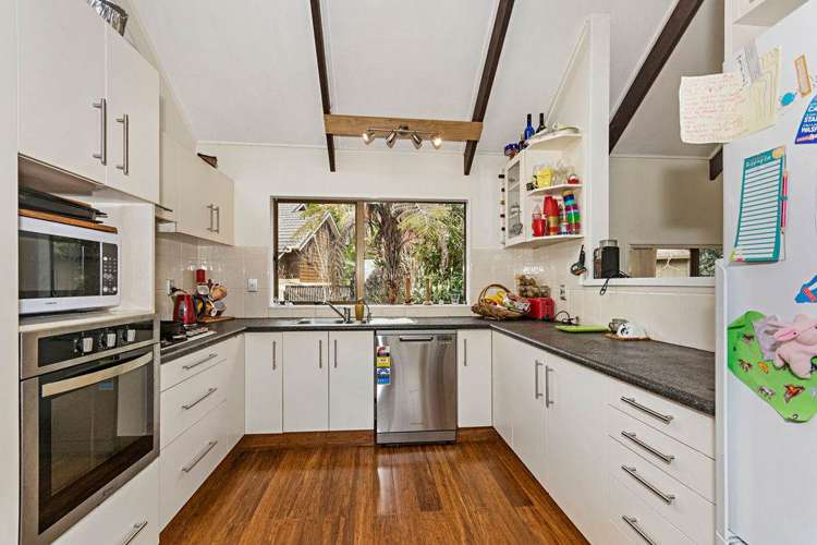 7 Longfellow Parade Glen Eden_6