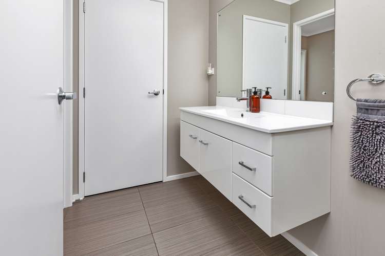 3 Sando Way One Tree Point_16