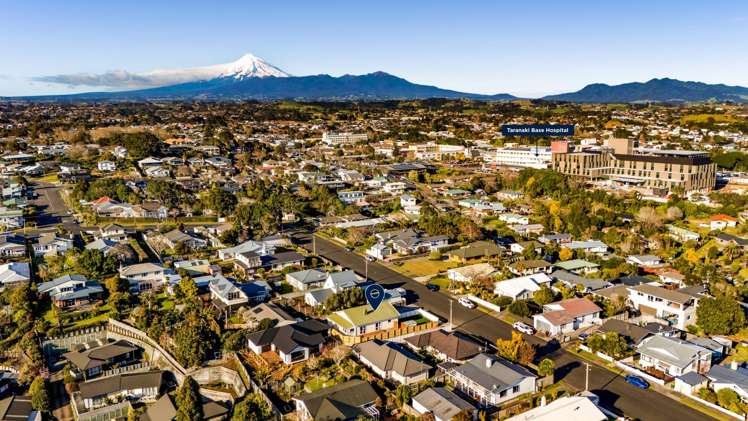 44 Dorset Avenue Westown_27