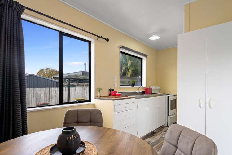 28a Grayson Avenue Mangakakahi_10