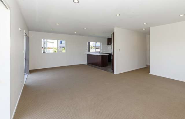 31 Riverglade Parkway Te Atatu South_3