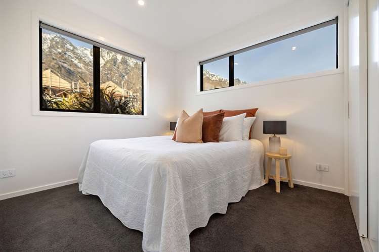 13 Falconer Rise Jacks Point_23