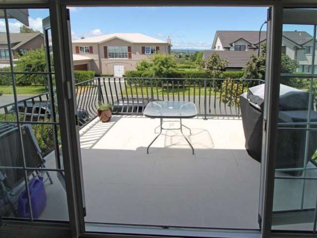 27 Chateau Crescent Rangatira Park_4