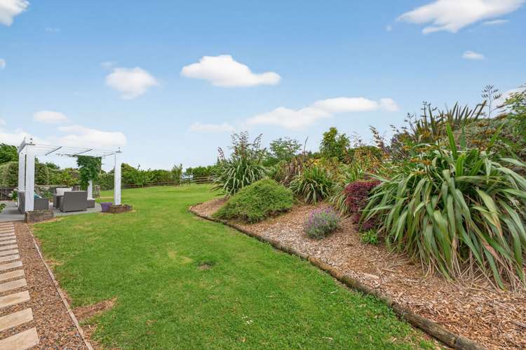 2 Lawrence Carter Drive Bombay_34