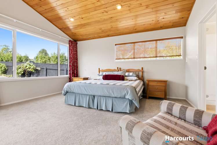 49 Shepherd Road Waipahihi_13