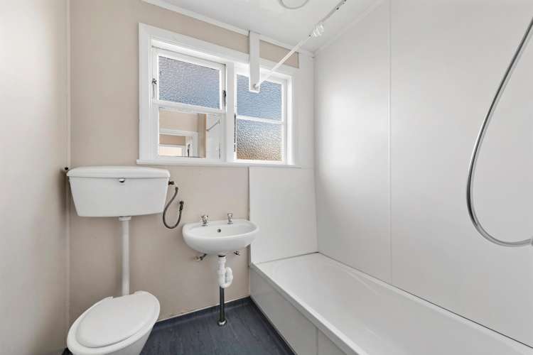 19 and 21 Churchill Avenue Gore_16