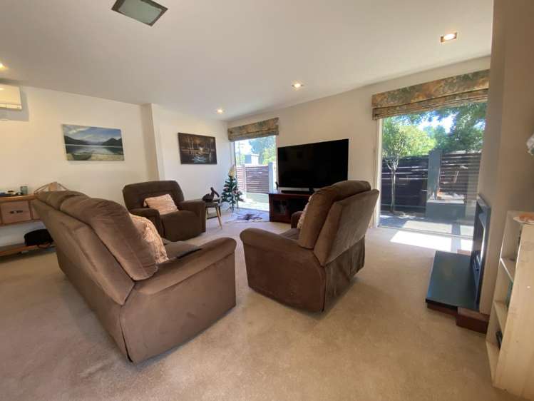 76 Heretaunga Square Silverstream_7