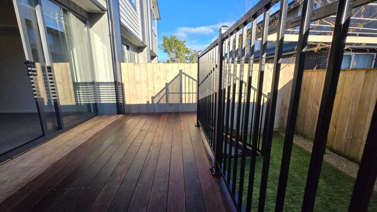 3/7 Bertram Grove Naenae_7