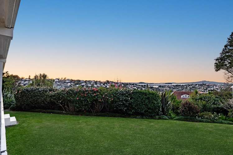 2 and 3/14 Portland Road Remuera_9