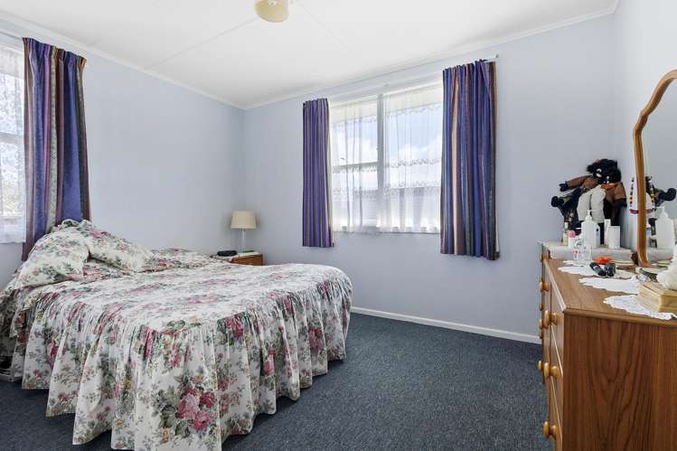 82 Warspite Avenue Cannons Creek_7