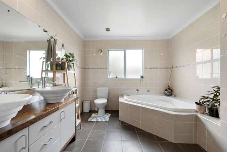 56 Amberwood Drive Northpark_16