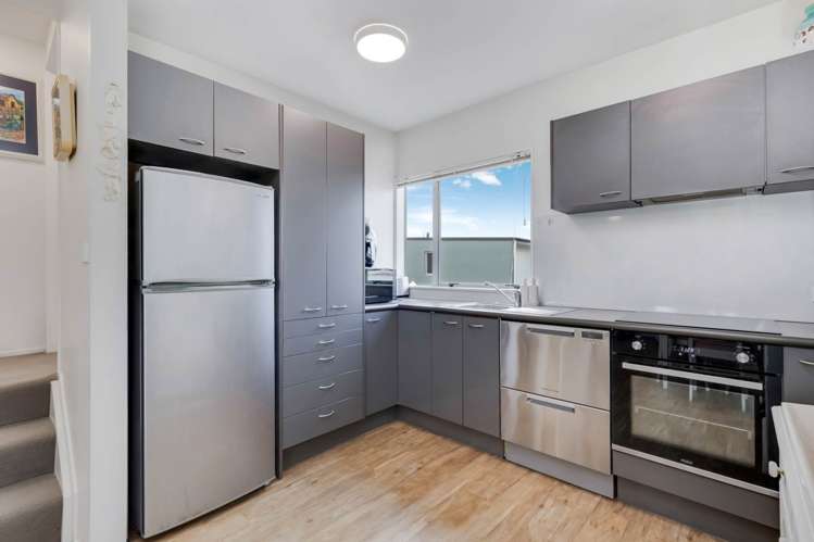 45/7 Kelvin Hart Drive East Tamaki_5