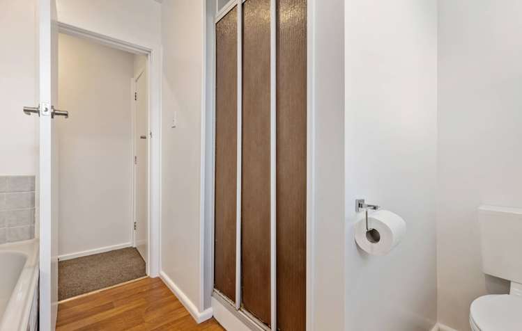 8 Gilwell Street Burwood_10