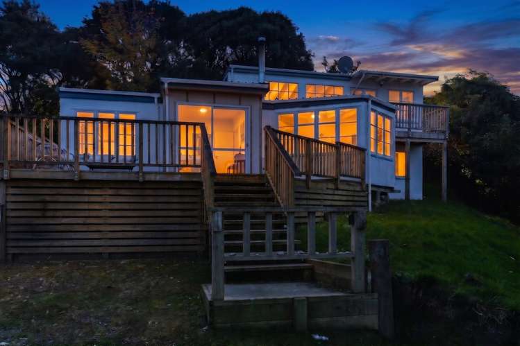 89 Coast Road_0