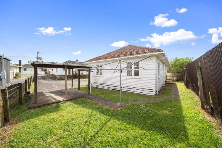 2/8 Fisher Crescent Otara_14