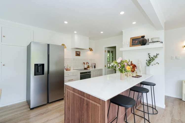 26 Black Road Otatara_1