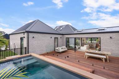 21 William Gilbert Drive_1