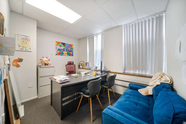 8/92 Queens Drive Hutt Central_2