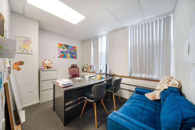 8/92 Queens Drive Hutt Central_2