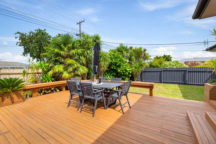 1/5 Abbotleigh Avenue Te Atatu Peninsula_15