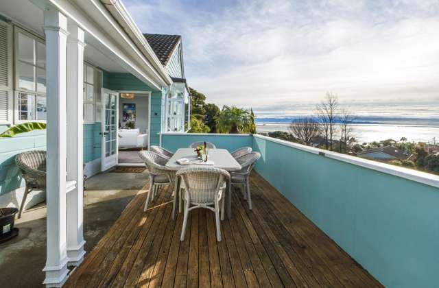 Private, Sunny & Panoramic Sea Views!