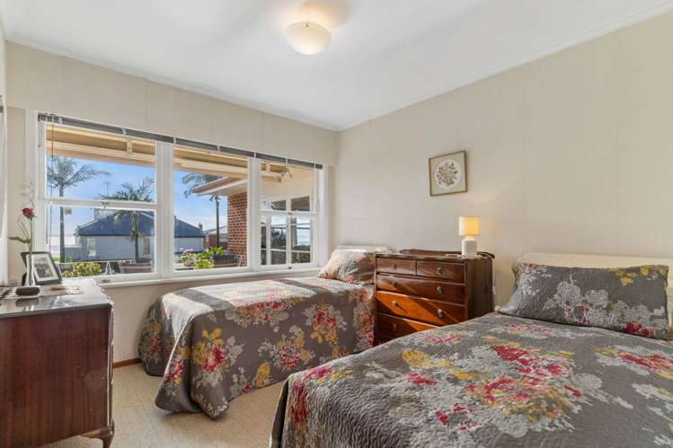 7 Luke Place Eastern Beach_13