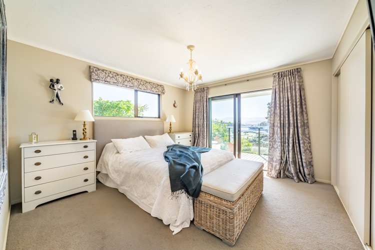 15 Longitude Place Whitby_19