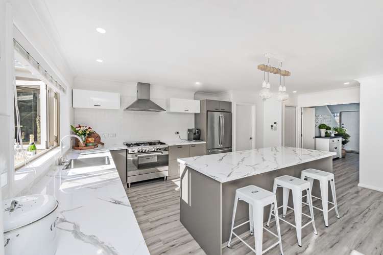 8 Excalibur Place Burwood_13