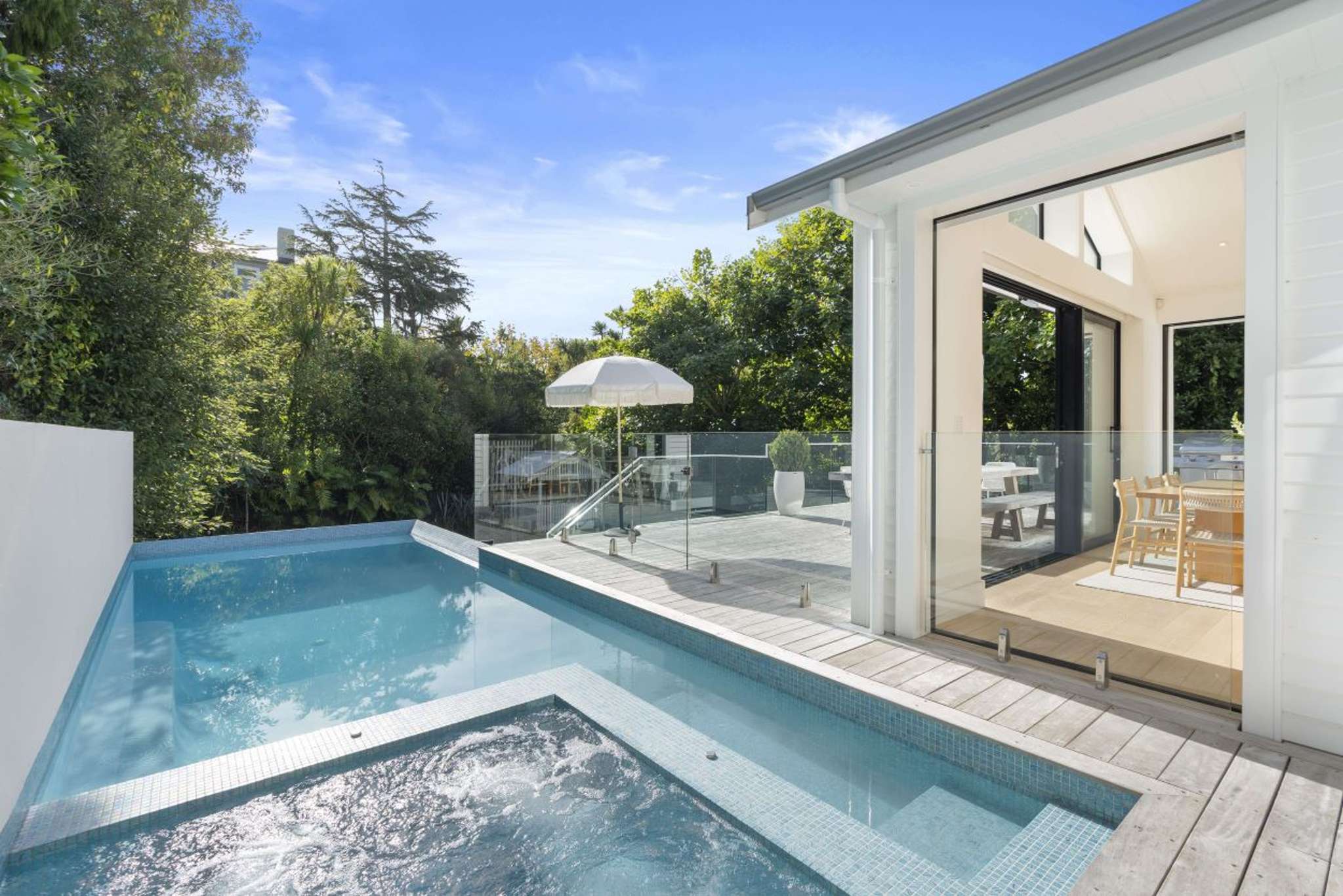 Builders transform own home into multi-million-dollar property in North Auckland