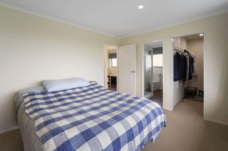 35 Springdale Grove Fitzherbert_14
