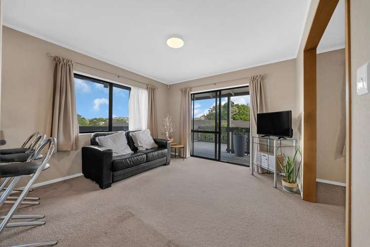 77 Botany Road Botany Downs_11