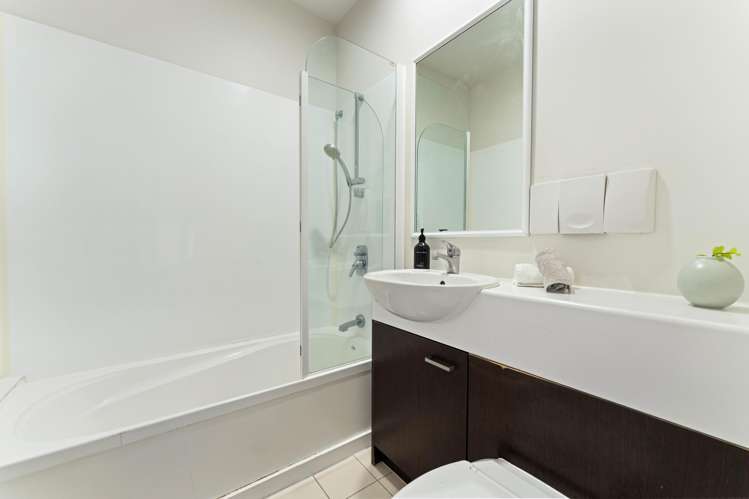 10/2 Western Springs Road Morningside_12