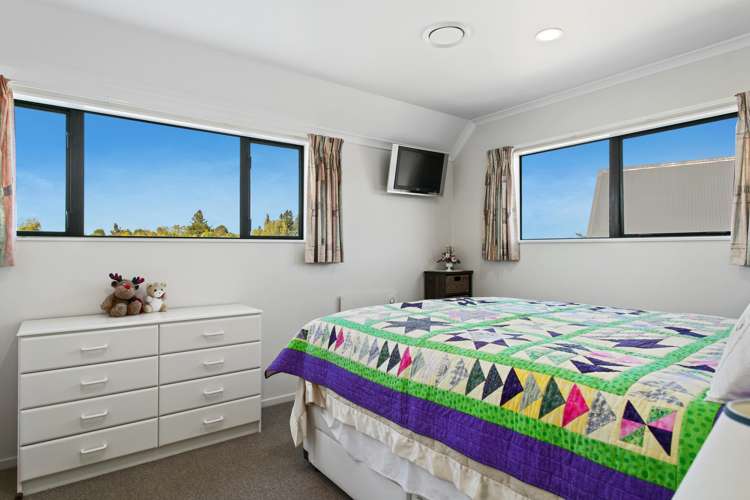 26 Robinson Terrace Rangatira Park_22