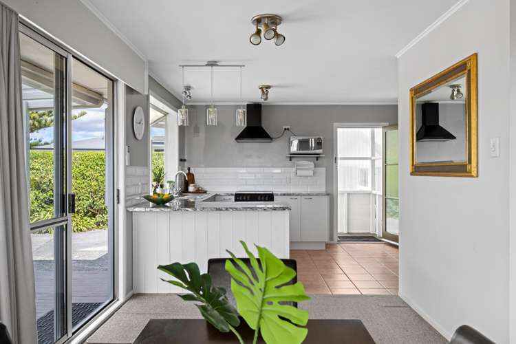 43 Rewarewa Road Te Atatu Peninsula_9