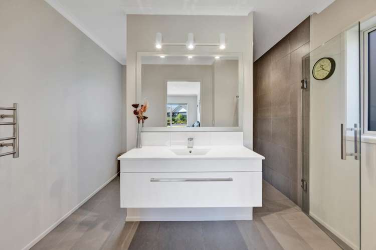 1 Elizabeth Grove Stratford_30