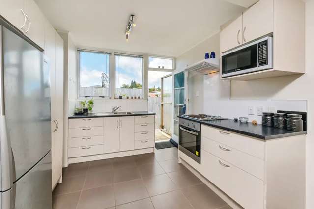 13/31 Blease Street New Lynn_4