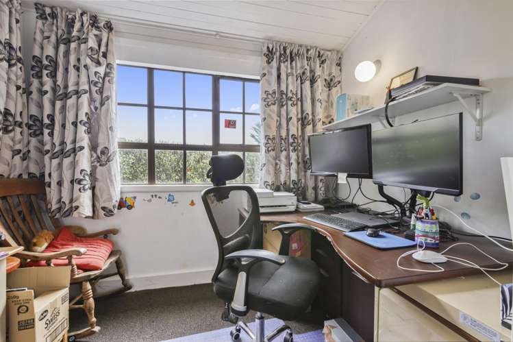 1689b Cust Road Cust_18