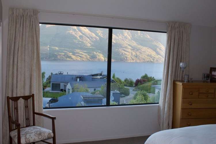 3 Matakauri Place Fernhill/Sunshine Bay_9