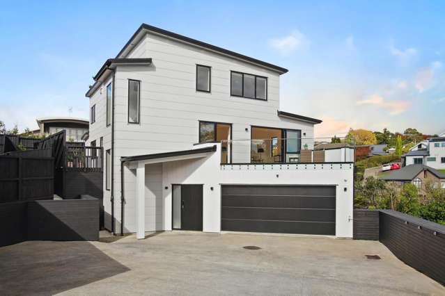 Top-End Living in Macleans Zone