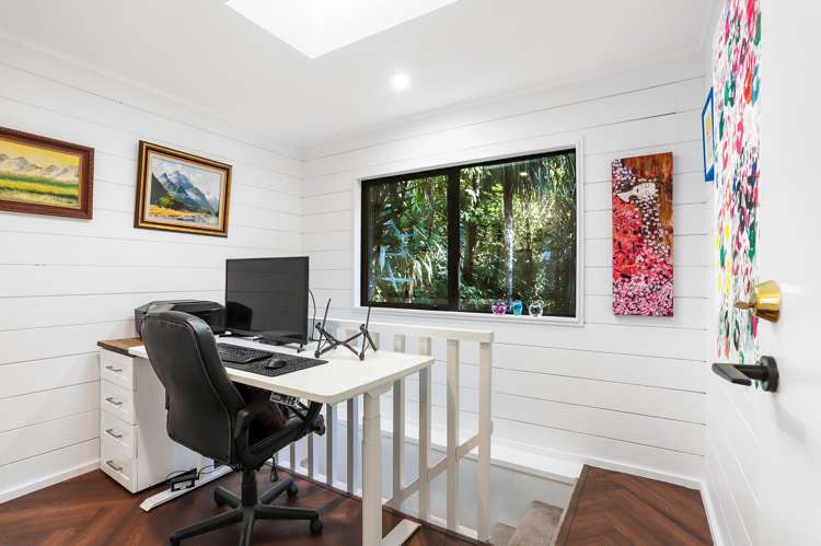 203 Scenic Drive Titirangi_13