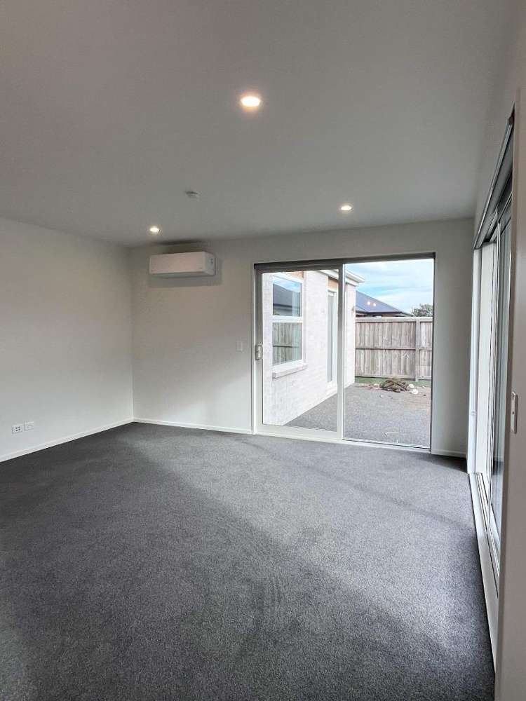 22 Accadia Drive 11103_6