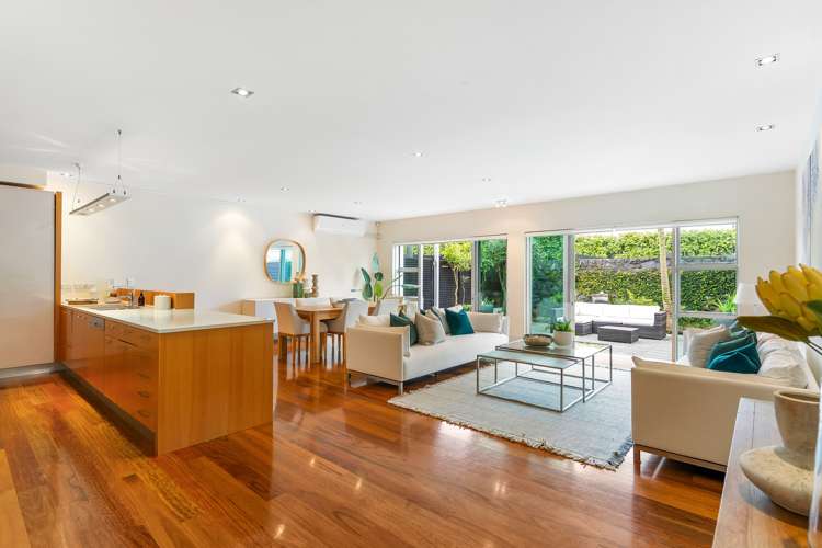 5/258 Hurstmere Road Takapuna_7