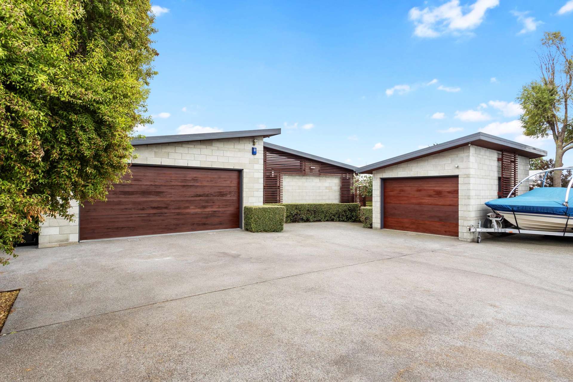 3 Riverwood Boulevard Redwood_0