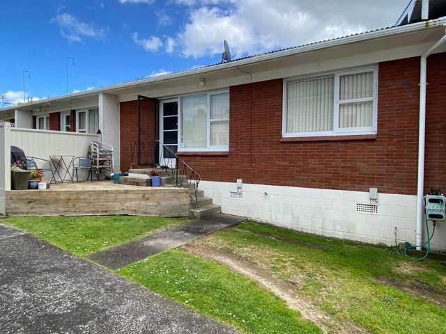 Affordable Mt Eden: Cozy 2 Bed with Low Mainte...