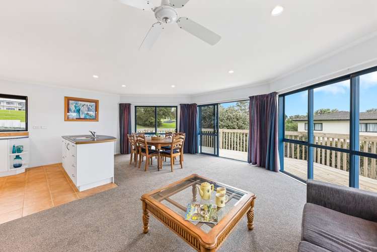 1b Triangle Road Massey_10