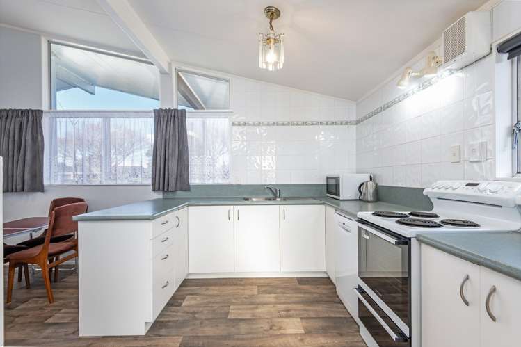 4 John F Kennedy Drive Milson_3