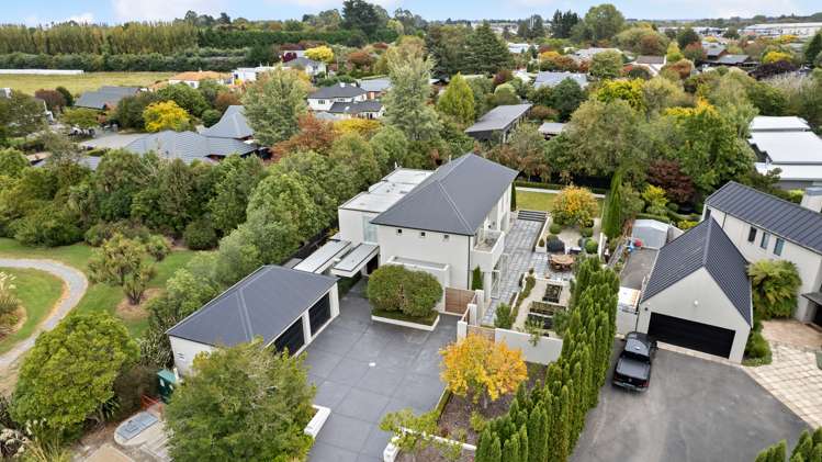 10 Springvale Gardens Harewood_19